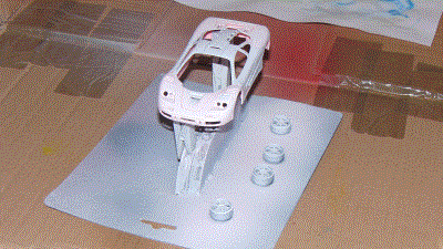 2013k (0) - Vamos alla con una nueva decoracion de un McLaren F1. Empezamos con la imprimacion blanca.